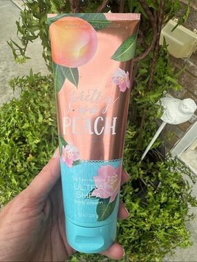 Bath & Body Works Peach Ultra Shea Body Cream - Peach & Teal